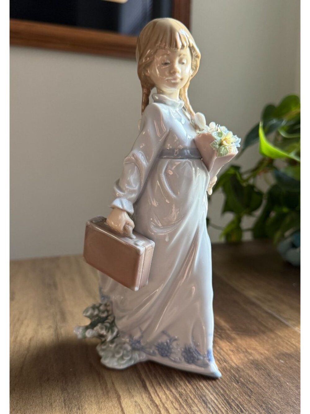 Vintage 1988 Lladro "School Days" Figurine Girl Holding Flowers & Suitcase